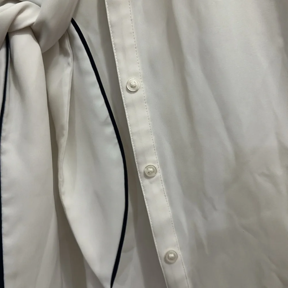 100% Poly Ann Taylor button down holiday blouse. Front bow - Picture 2 of 10